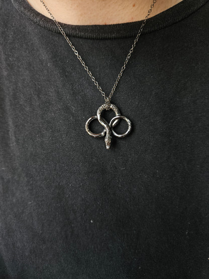 Aei - Trefoil snake necklace