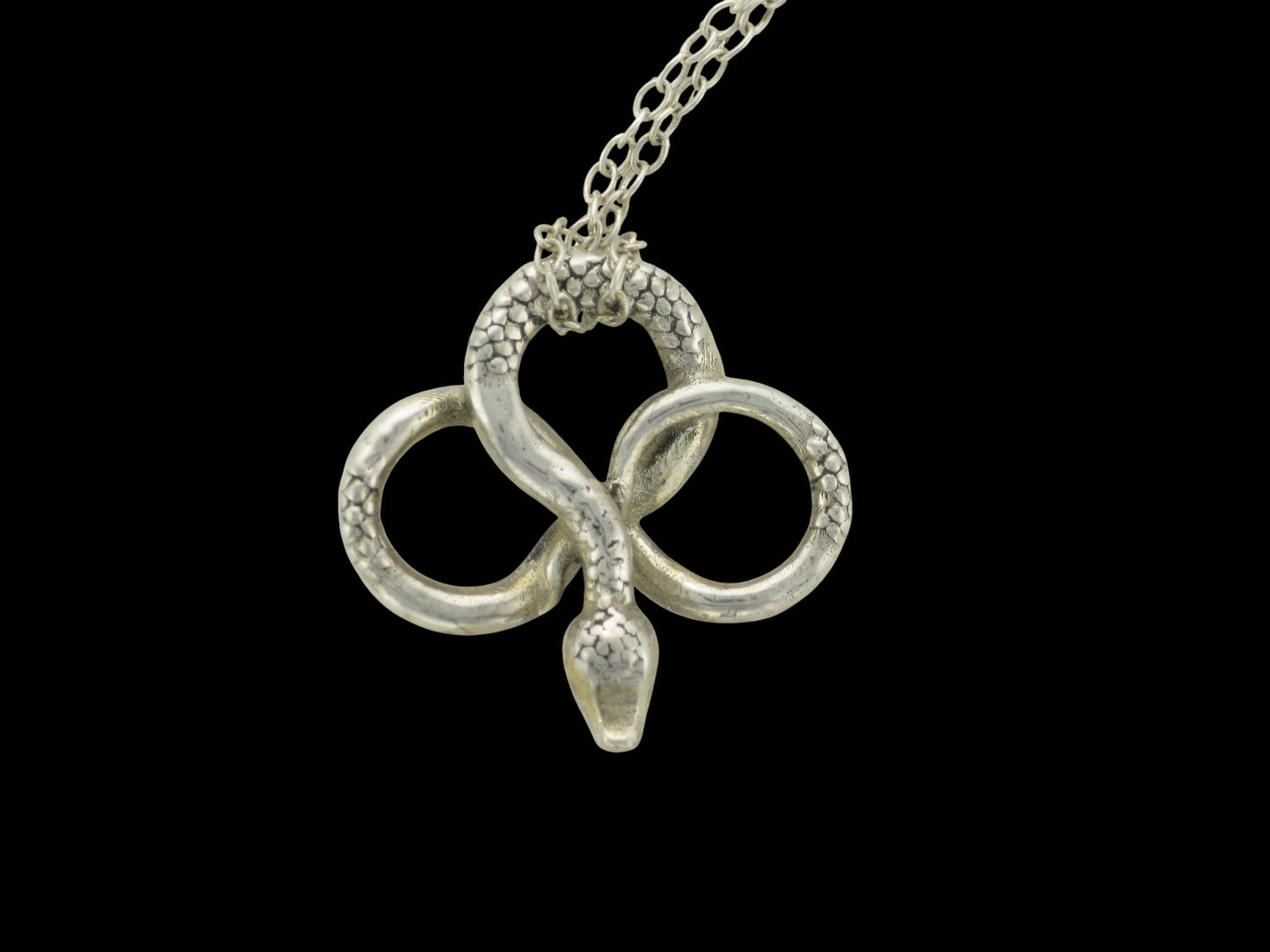 Aei - Trefoil snake necklace